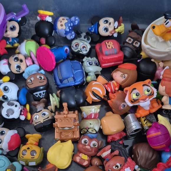 Disney Colorful Action Figure Collection - Picture 5 of 8